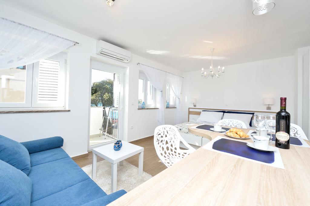 Lavender Apt. W. Balcony In Old Town Zadar Buitenkant foto