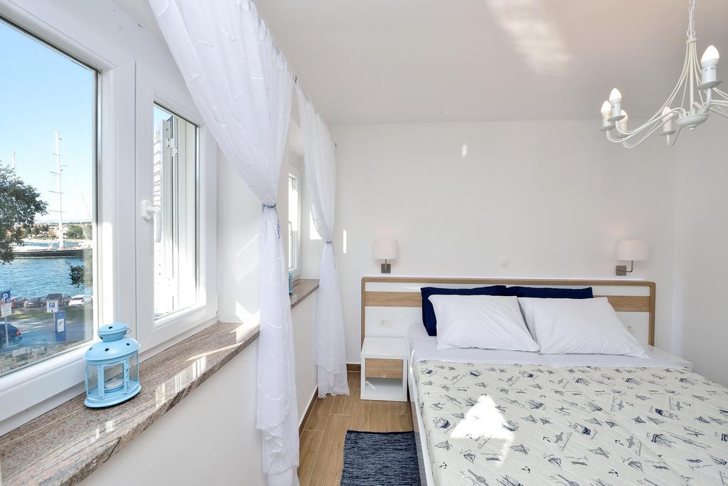 Lavender Apt. W. Balcony In Old Town Zadar Buitenkant foto