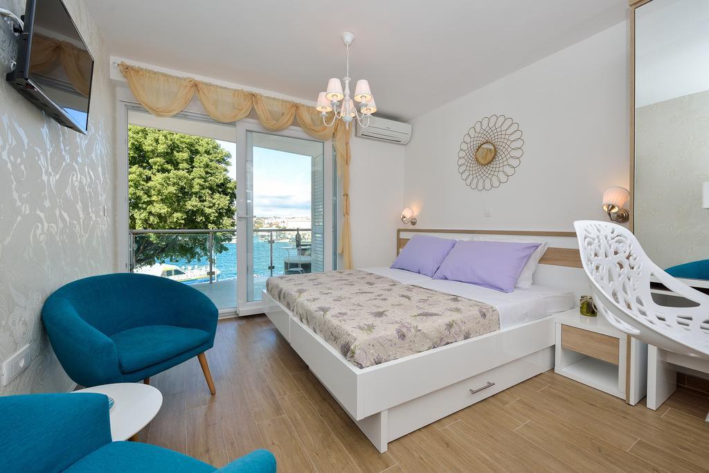 Lavender Apt. W. Balcony In Old Town Zadar Buitenkant foto
